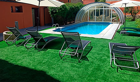 piscina de verano en hotel de la Ampudia